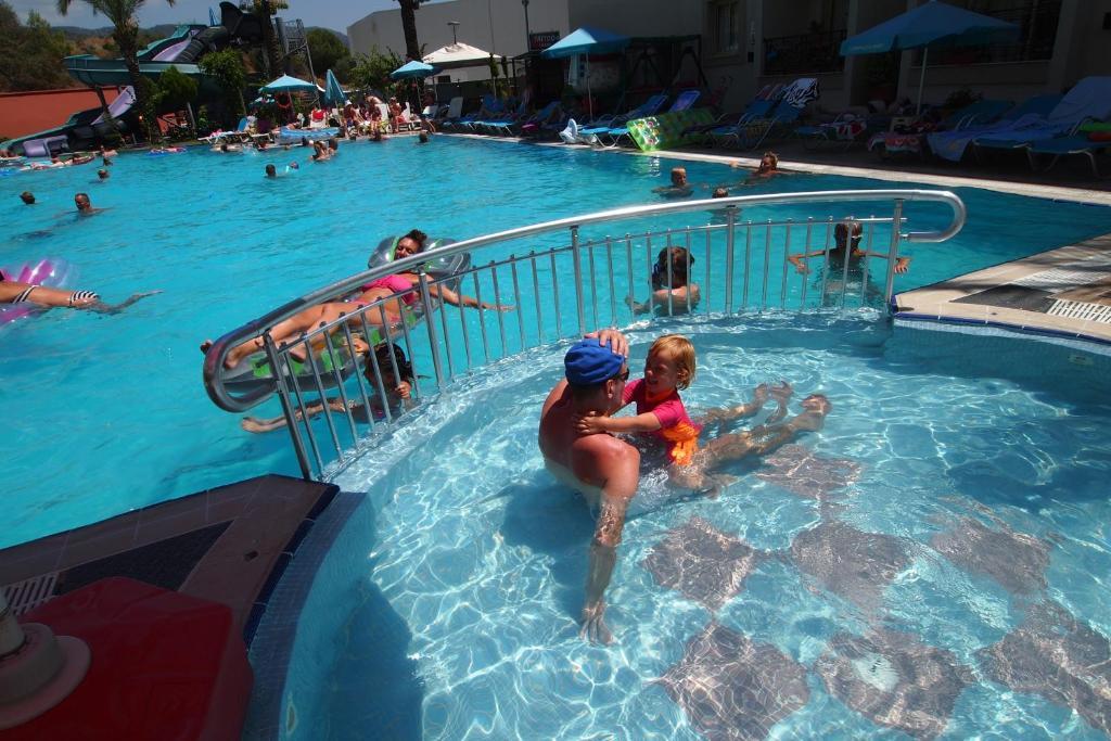 Costa Mare Suites Marmaris Bagian luar foto